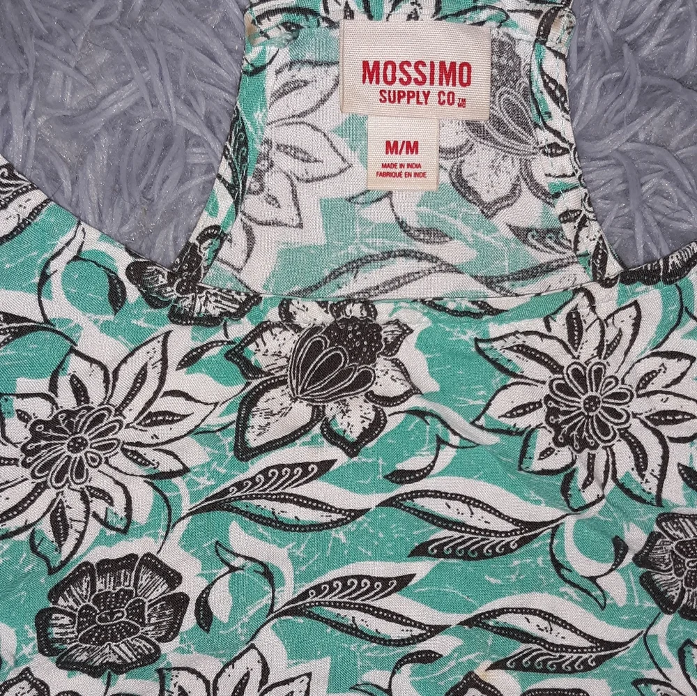 ⭐️Floral crop top w/ racer back. Totally cute! Final price! Price firm! - Picture 3 of 6